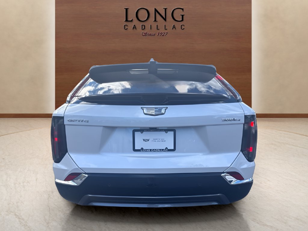 Used 2025 Cadillac Optiq Luxury 2 w/ LPO, Floor Liner Package AWD/4WD image 4