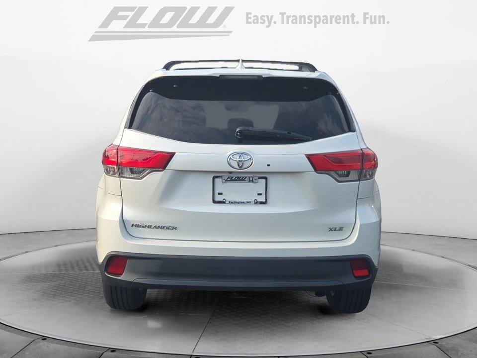 Used 2018 Toyota Highlander XLE FWD image 8