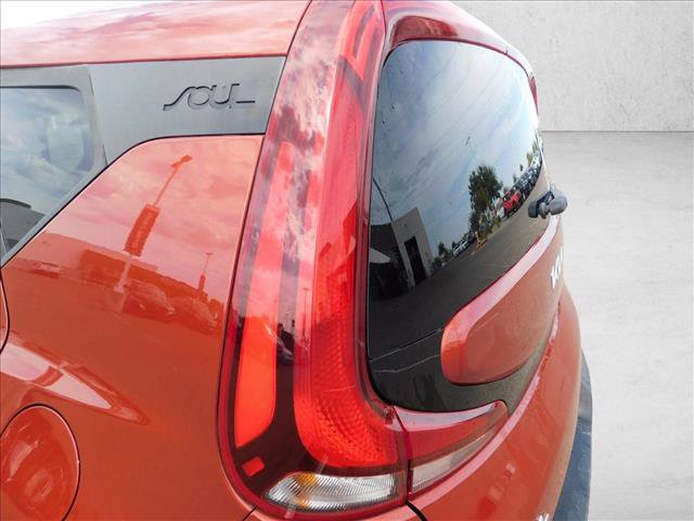 Used 2022 Kia Soul LX FWD image 7