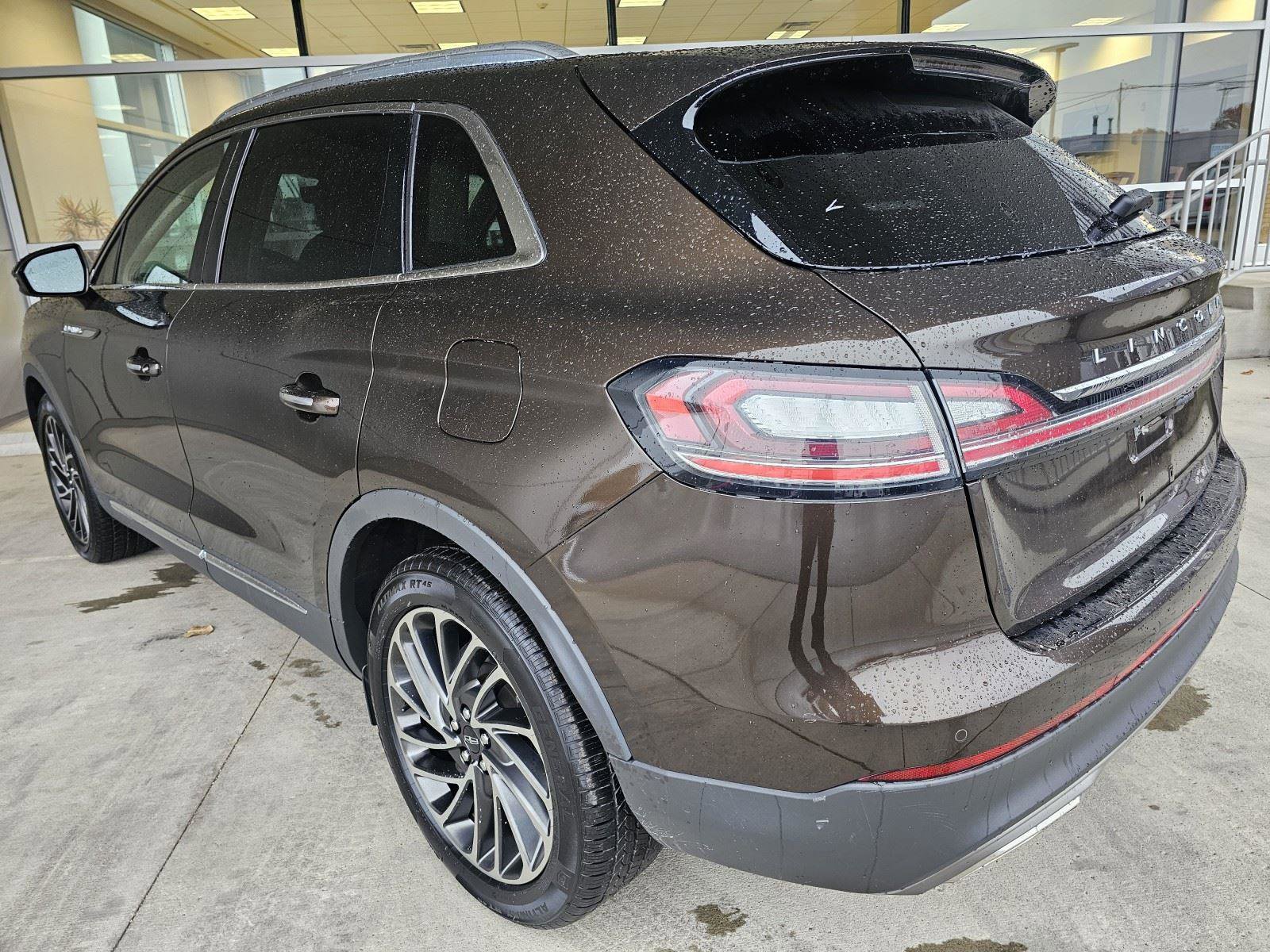 Used 2019 Lincoln Nautilus Reserve w/ Driver Assistance Package image 3