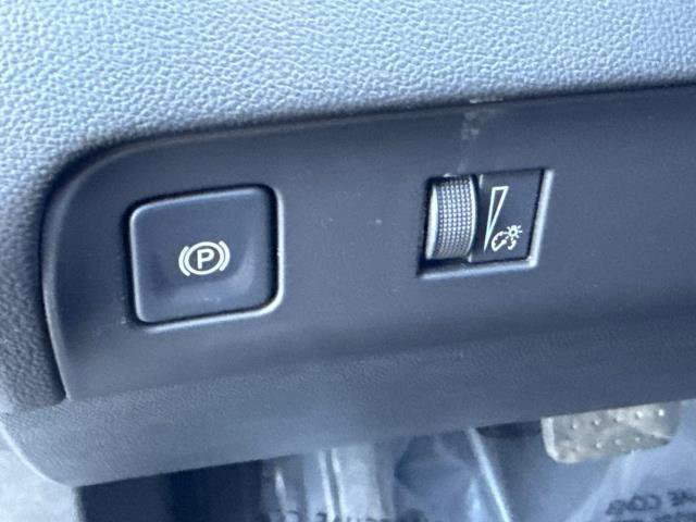 Used 2023 Buick Enclave Essence w/ Sport Touring Edition FWD image 11
