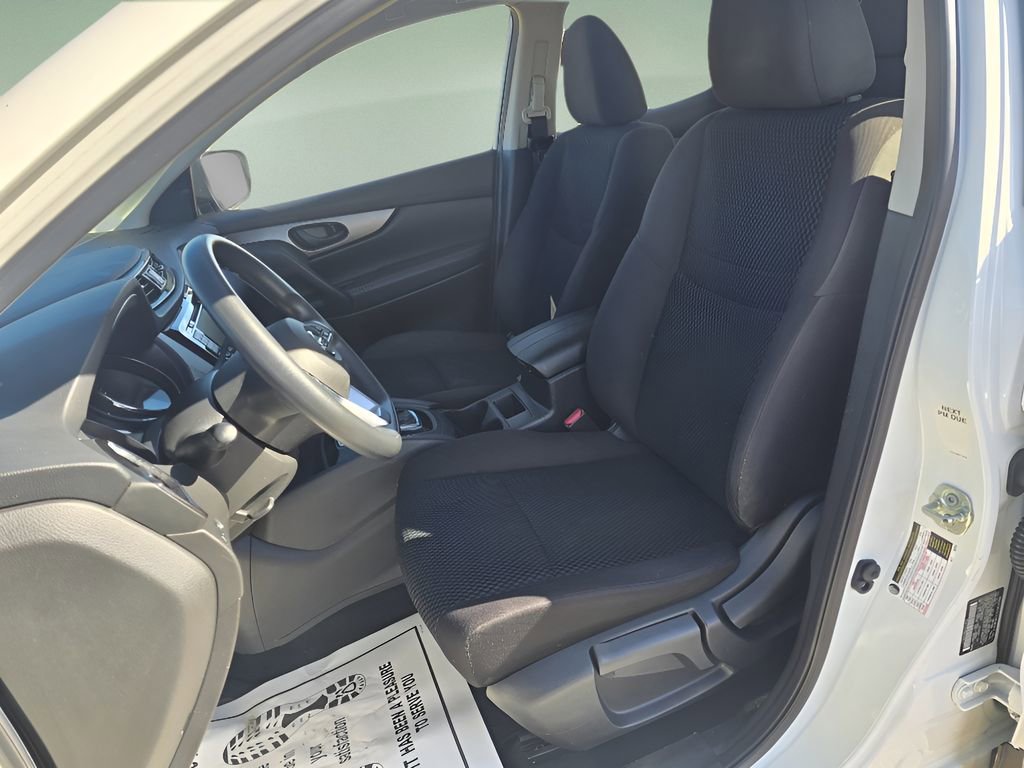 Used 2019 Nissan Rogue Sport S image 12
