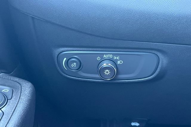 Used 2023 Chevrolet Equinox LT FWD image 35