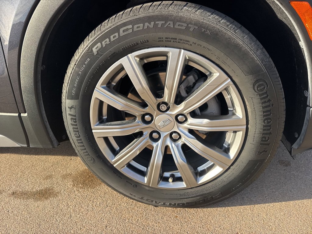 Used 2022 Cadillac XT4 Premium Luxury w/ Enhanced Visibility Package image 9