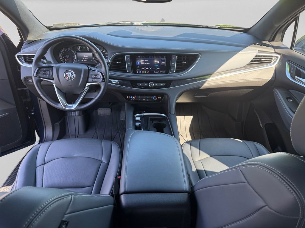 Used 2022 Buick Enclave Essence w/ LPO, Touring Package AWD/4WD image 18