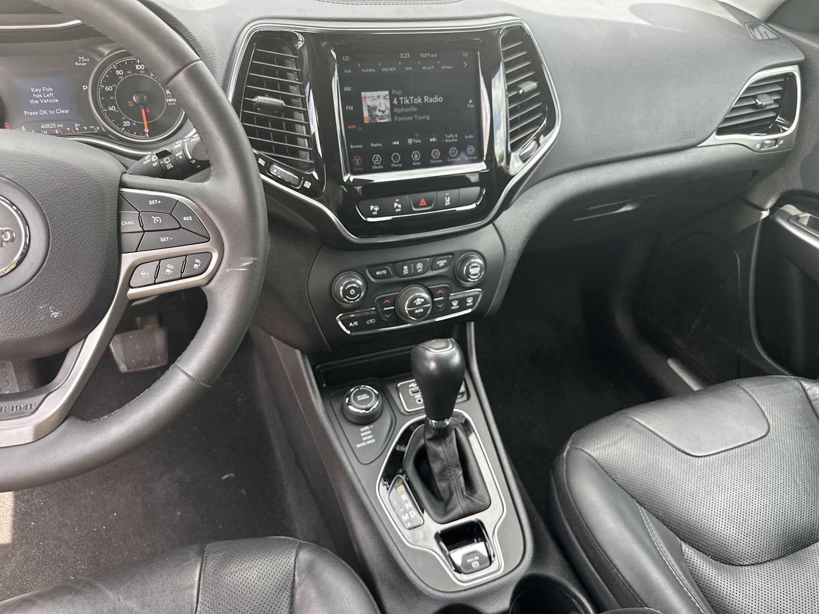 Used 2021 Jeep Cherokee Limited image 26