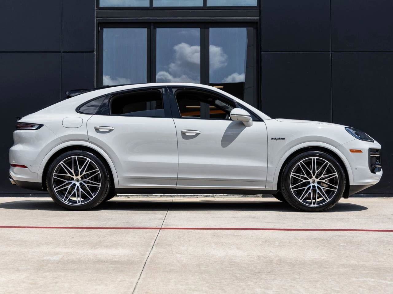 New 2026 Porsche Cayenne Turbo image 64