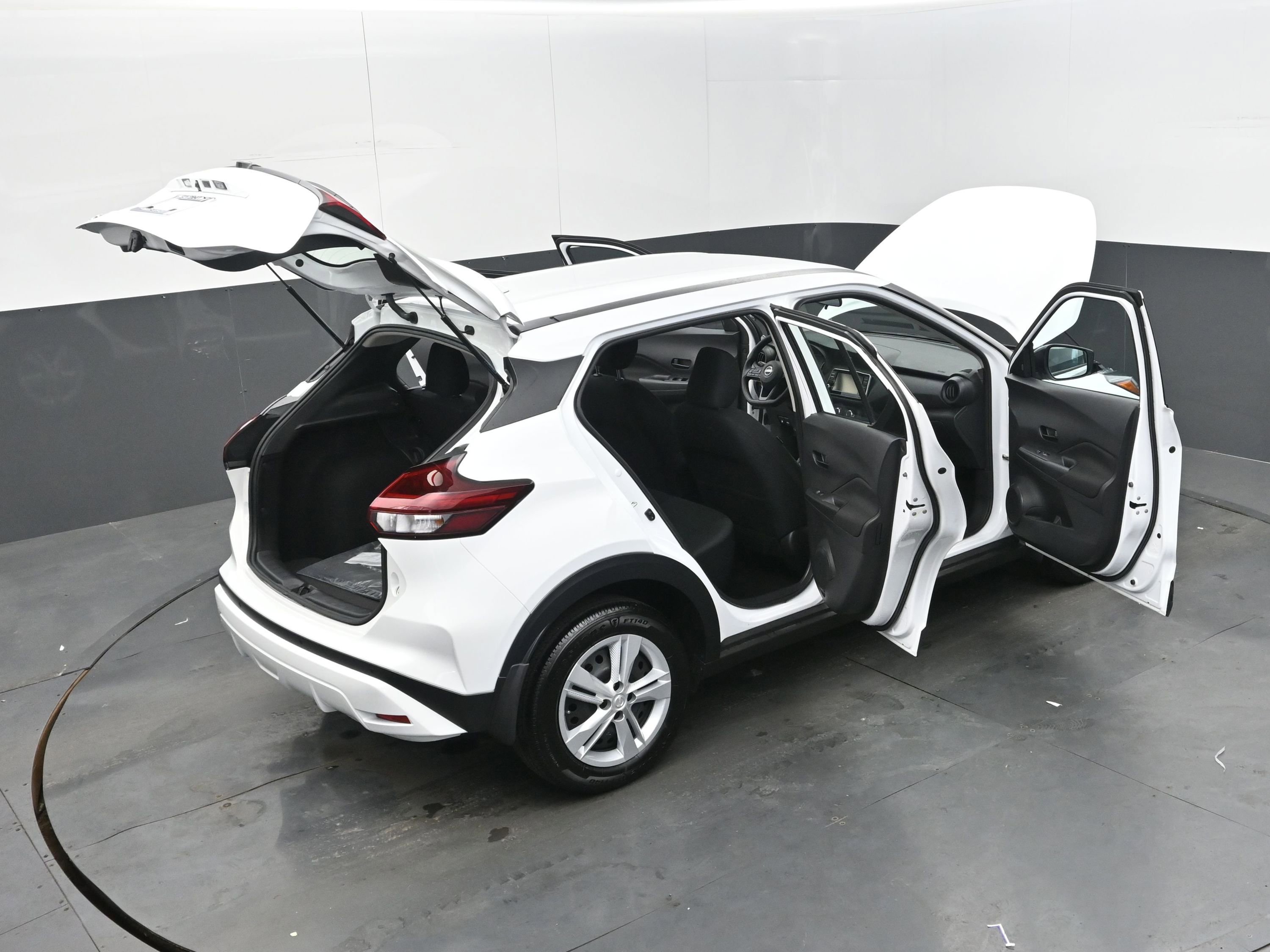 Certified 2025 Nissan Kicks Play S image 43