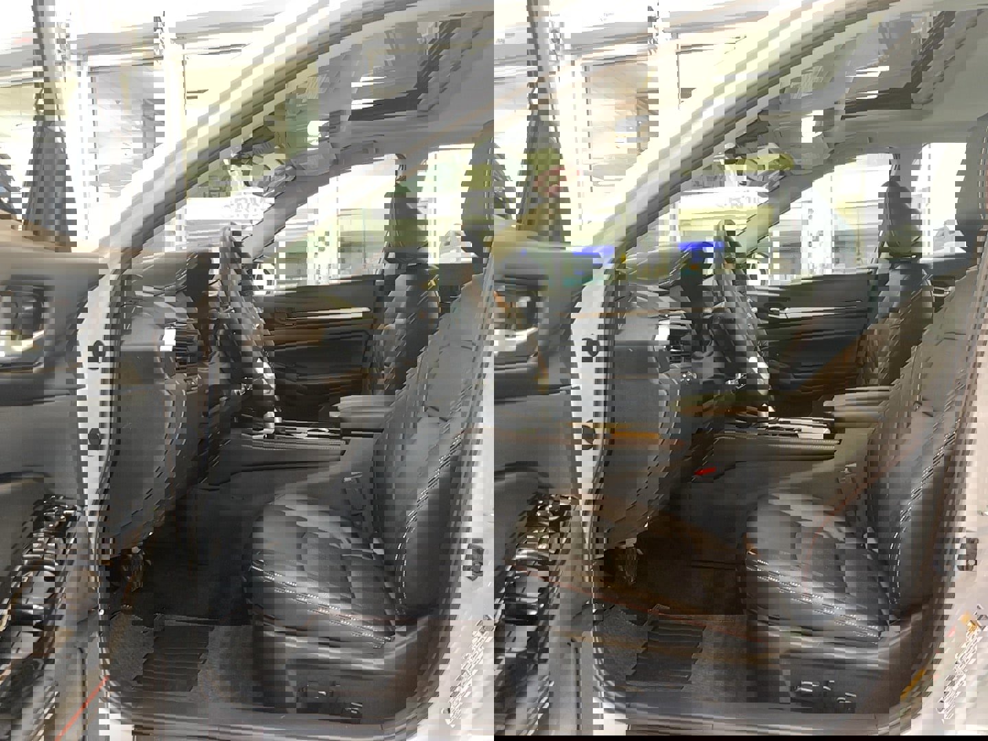 Used 2025 Nissan Altima 2.5 SR w/ SR Premium Package image 7