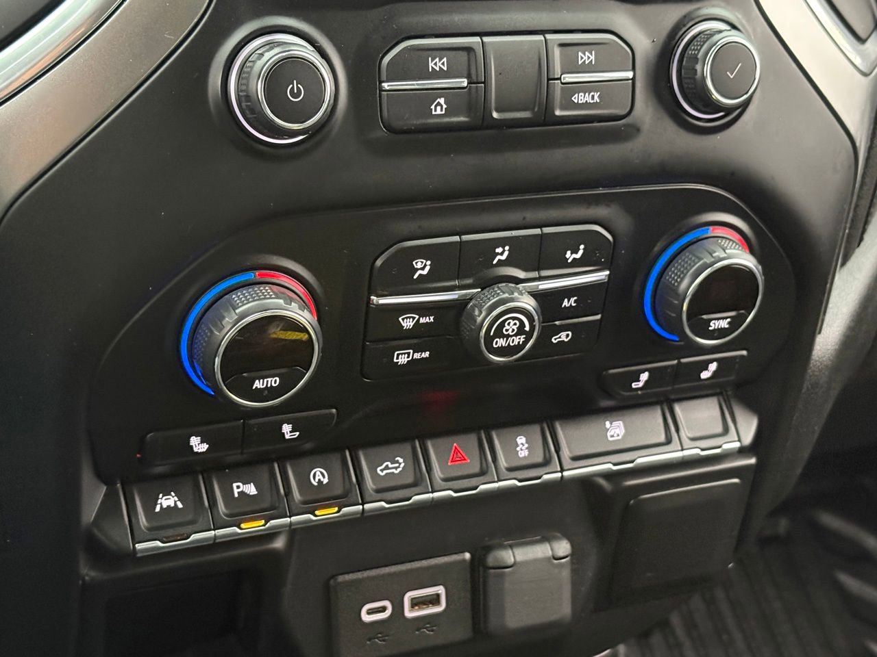 Used 2020 Chevrolet Silverado 1500 LT w/ Convenience Package image 23