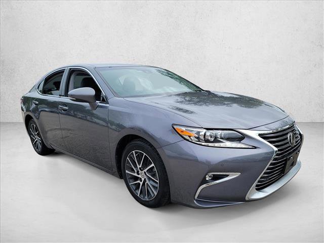 Used 2017 Lexus ES 350 w/ Luxury Package image 3