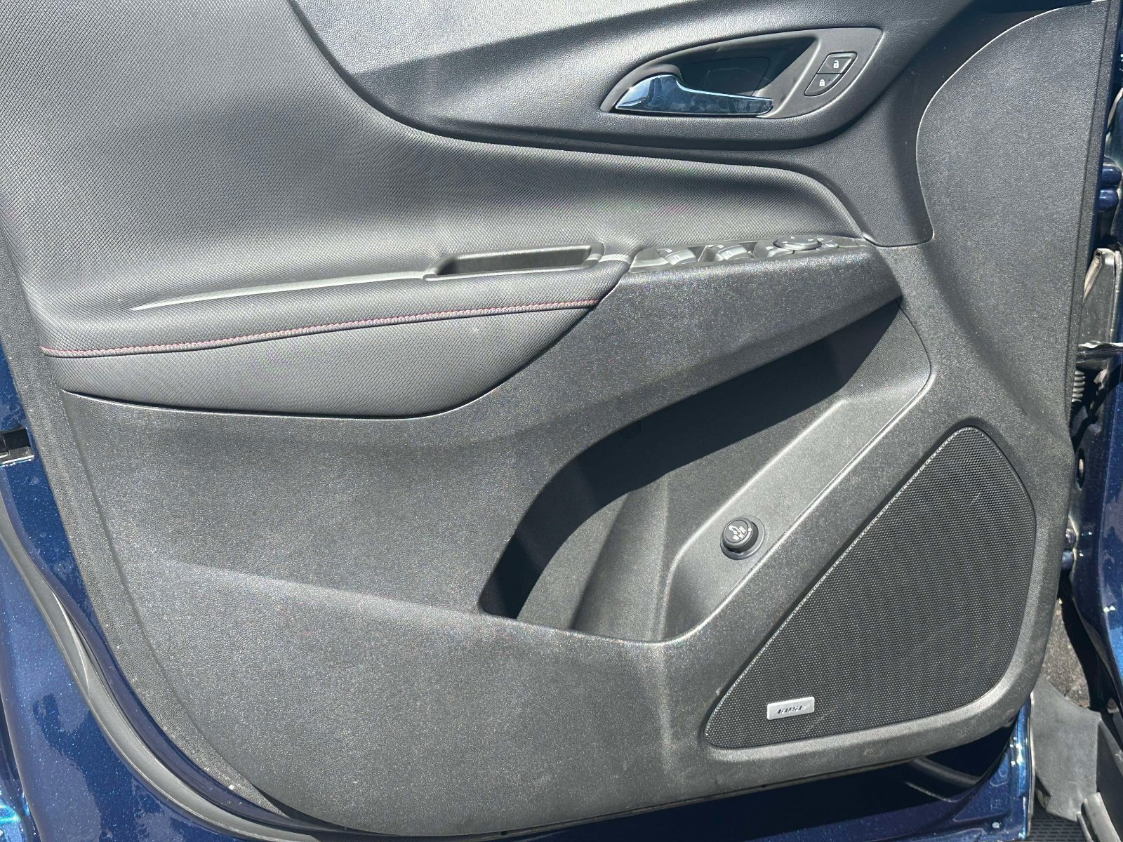 Used 2023 Chevrolet Equinox RS w/ RS Leather Package FWD image 21