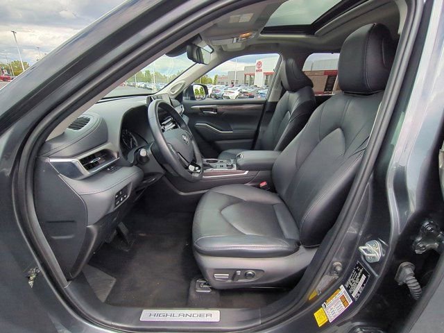 Certified 2020 Toyota Highlander Limited AWD/4WD image 8