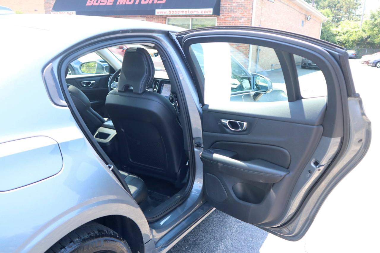 Used 2019 Volvo S60 T5 Momentum w/ Multimedia Package FWD image 13