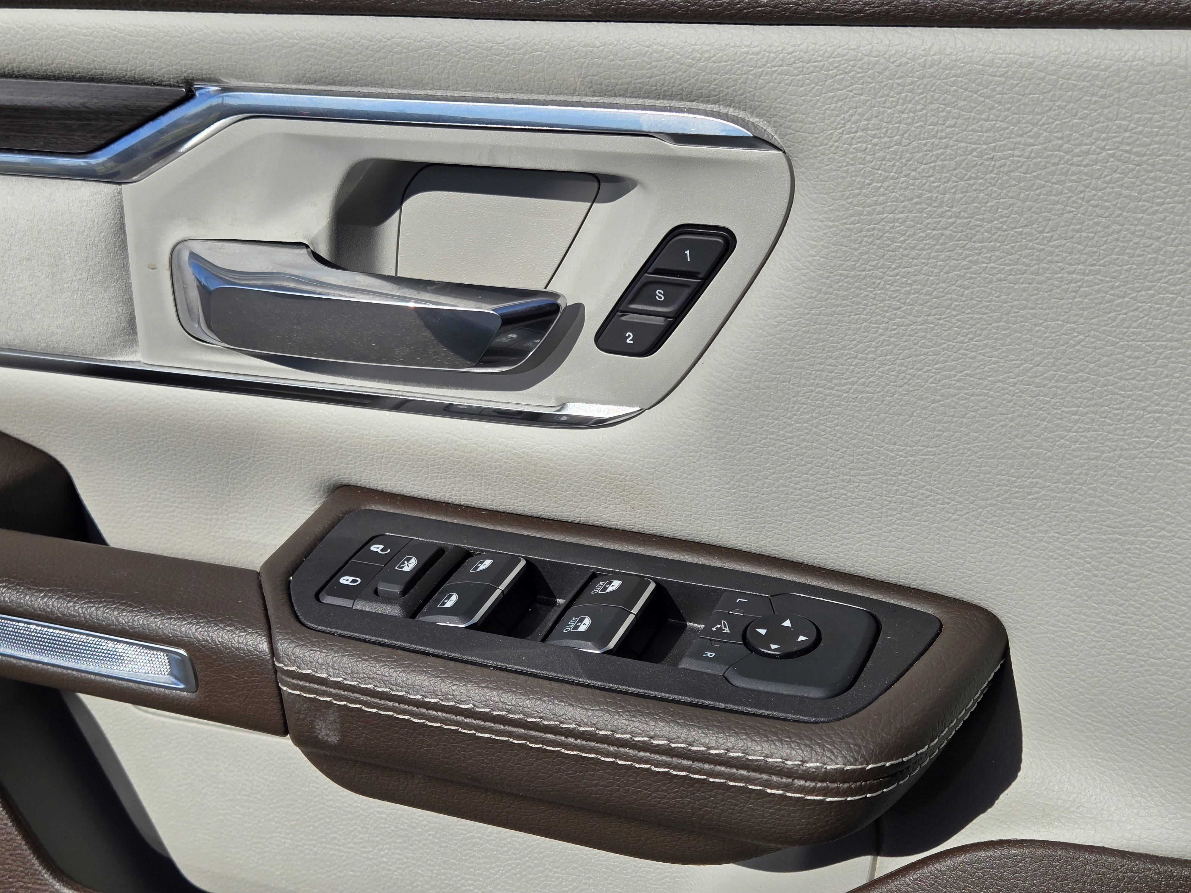 Used 2025 RAM 1500 Laramie image 22