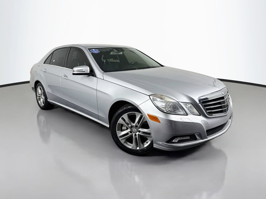 Used 2010 Mercedes-Benz E 550 Sedan image 3