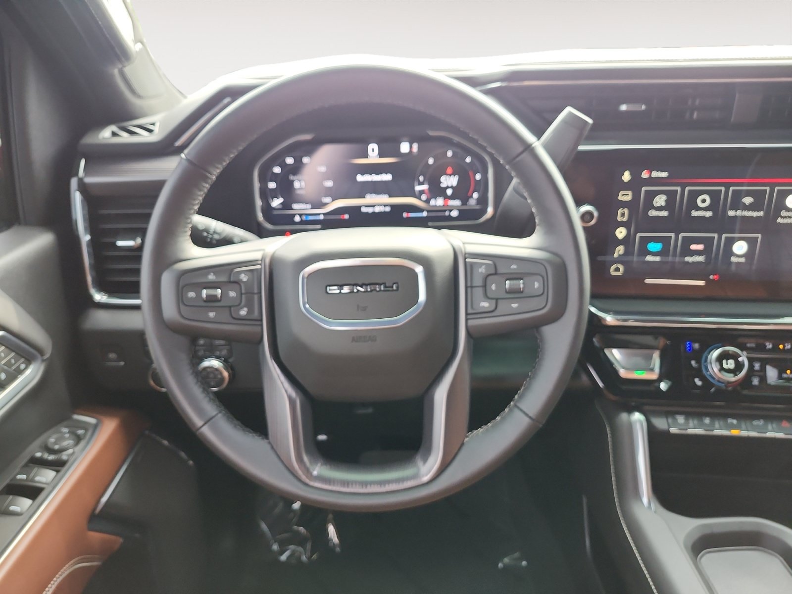 Used 2025 GMC Sierra 2500 Denali Ultimate w/ Max Trailering Package AWD/4WD image 12