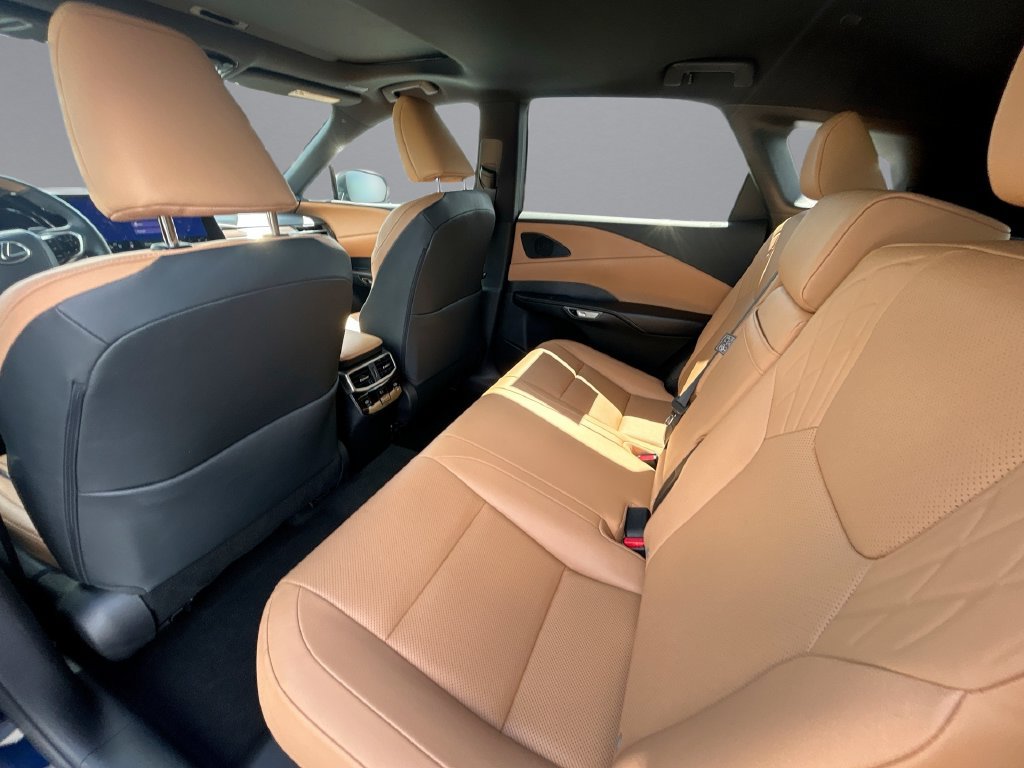 Used 2024 Lexus RX 350 Premium w/ Convenience Package FWD image 15