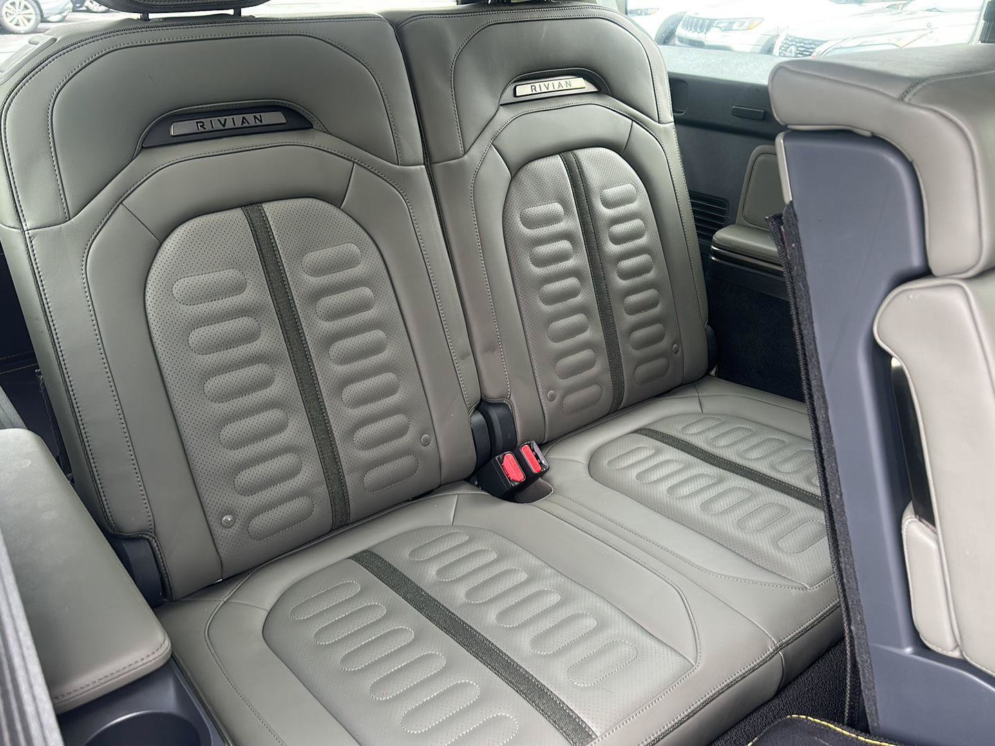 Used 2022 Rivian R1S Launch Edition AWD/4WD image 18