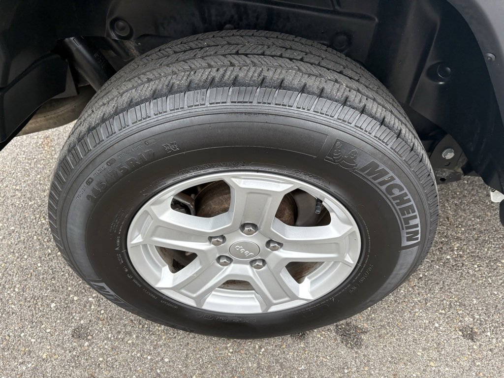 Used 2021 Jeep Wrangler Unlimited Sahara image 14