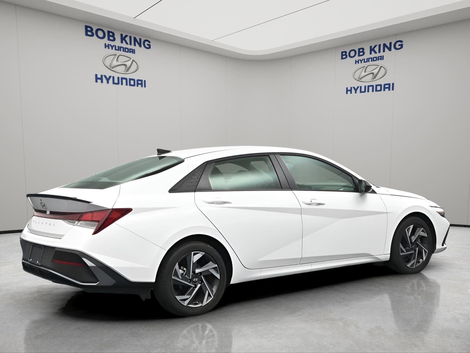 Certified 2025 Hyundai Elantra Sport image 4