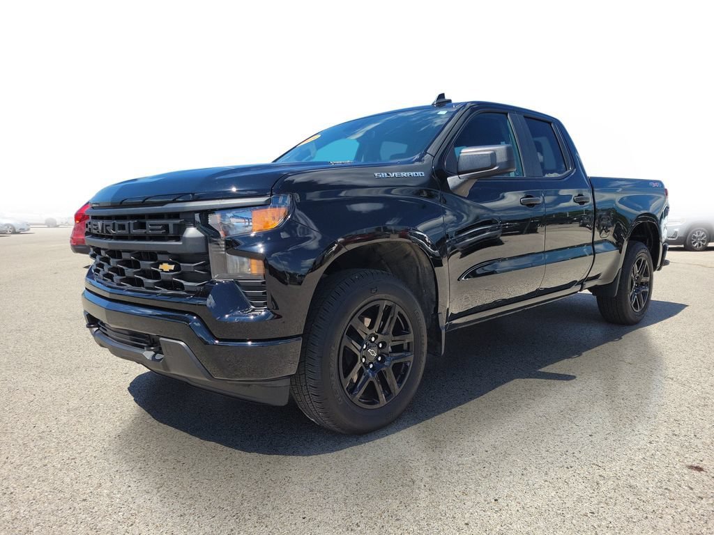 Used 2025 Chevrolet Silverado 1500 Custom AWD/4WD image 2