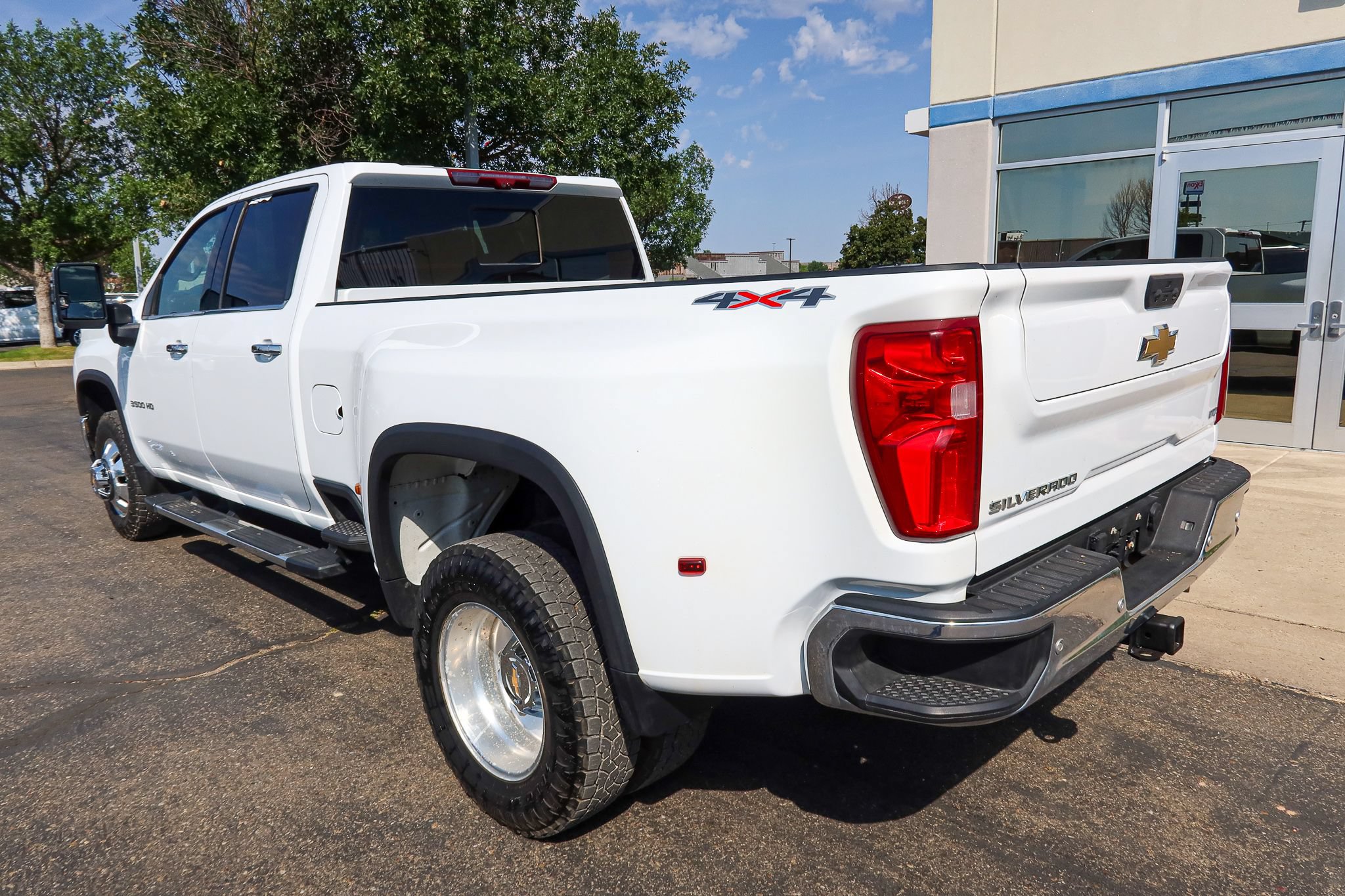 Used 2024 Chevrolet Silverado 3500 LTZ w/ LTZ Convenience Package AWD/4WD image 11