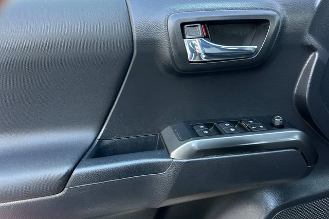 Used 2023 Toyota Tacoma TRD Off-Road image 12