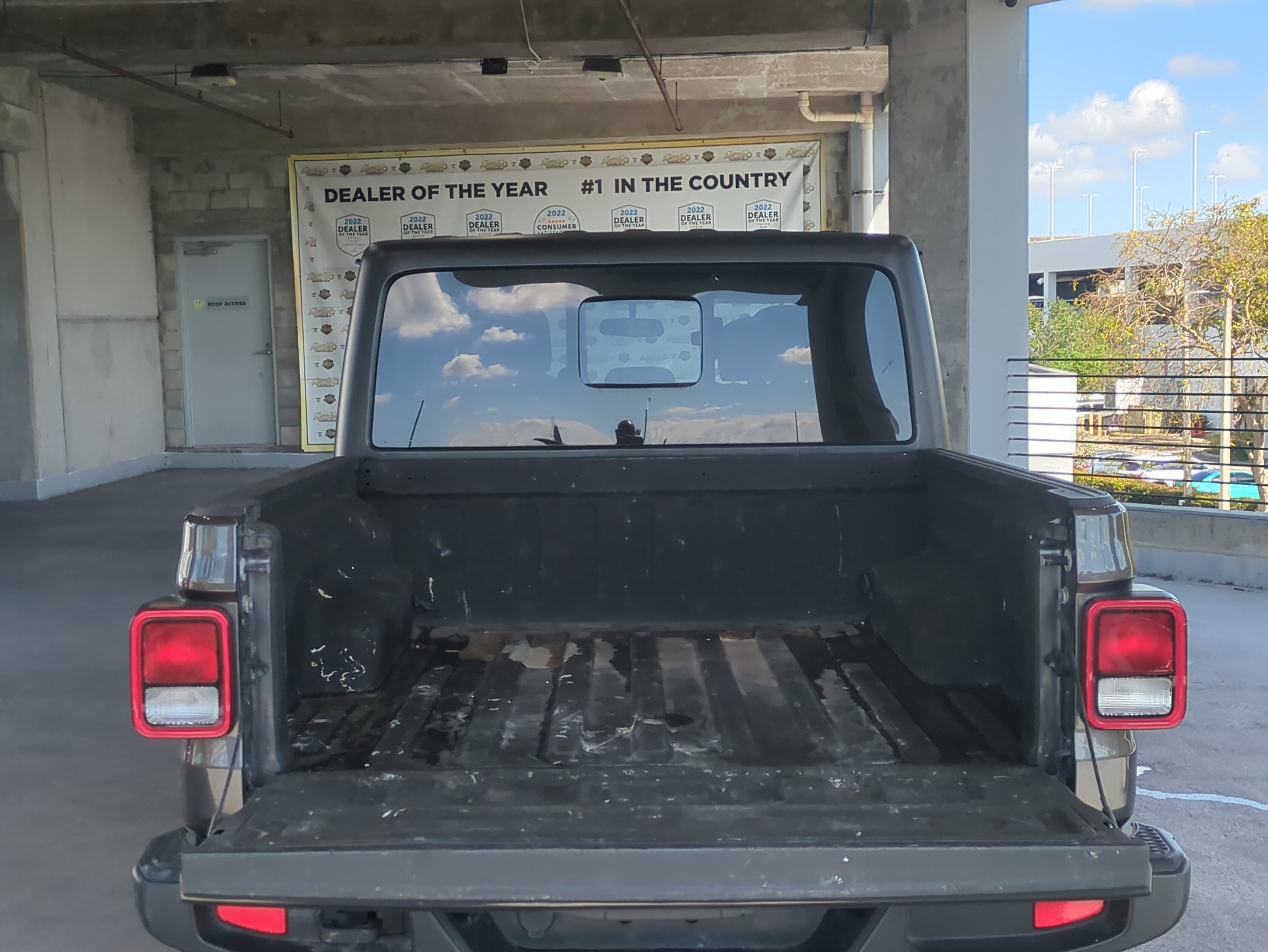 Used 2022 Jeep Gladiator Sport AWD/4WD image 13