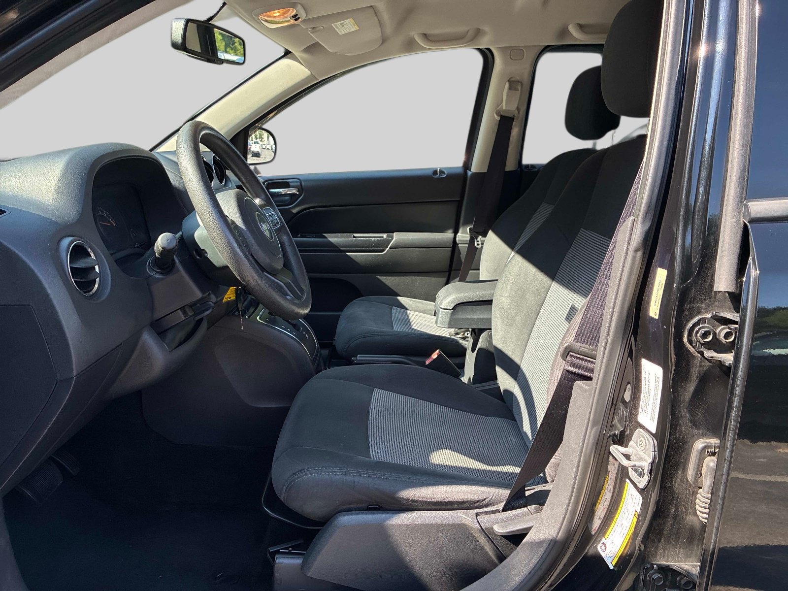 Used 2014 Jeep Compass Sport w/ Power Value Group FWD image 17