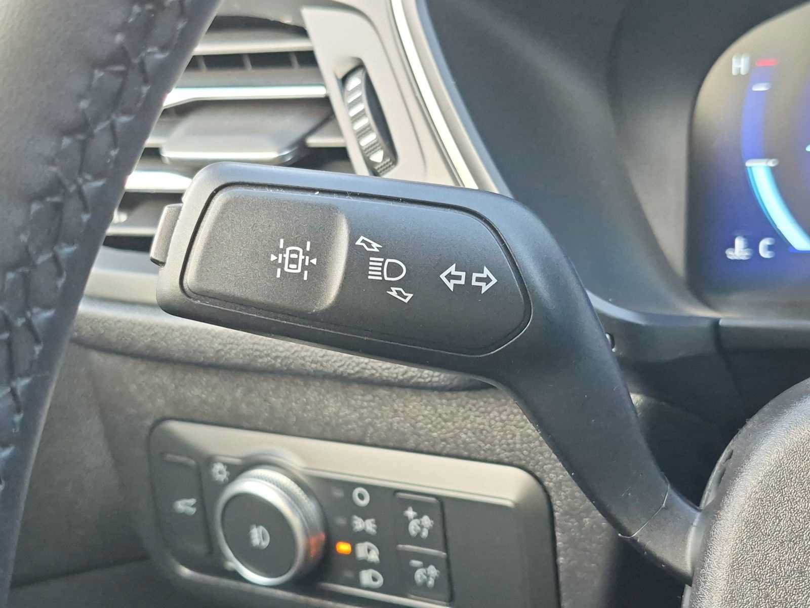Used 2022 Ford Escape SEL w/ Technology Package AWD/4WD image 25