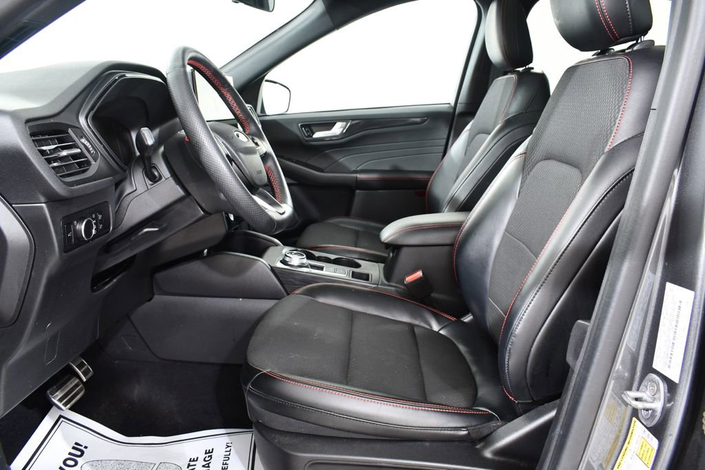 Used 2023 Ford Escape ST-Line w/ Tech Pack #1 AWD/4WD image 6