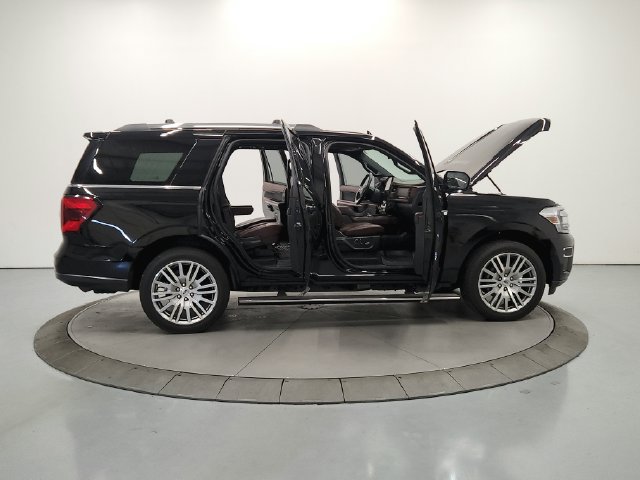 Used 2023 Ford Expedition Limited RWD image 45