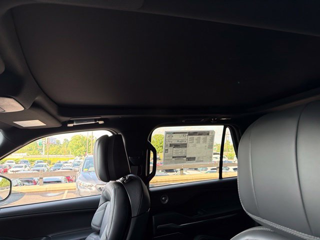 New 2027 Lincoln Navigator Reserve w/ Jet Appearance Package AWD/4WD image 15