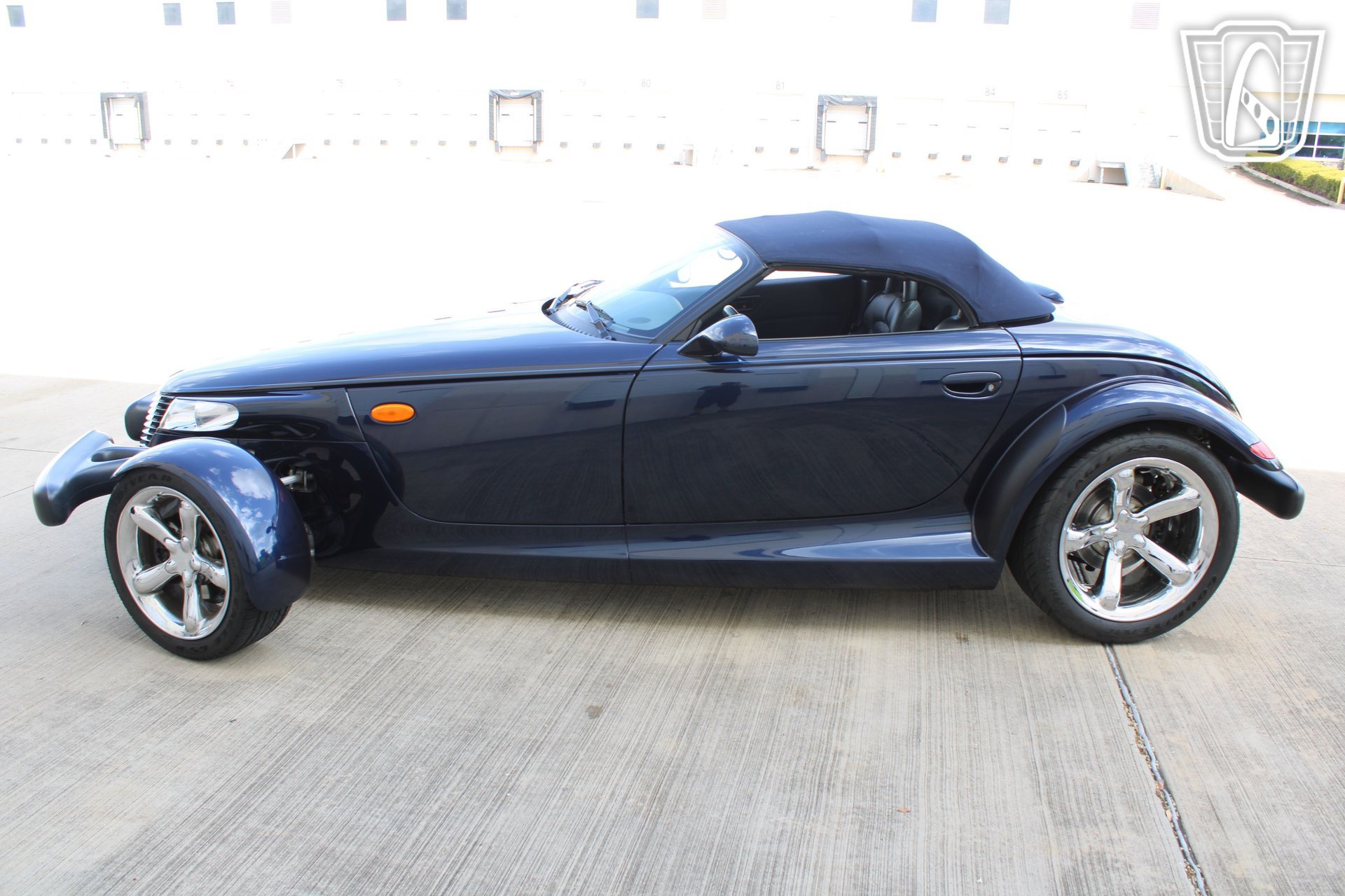 Used 2001 Chrysler Prowler RWD image 2