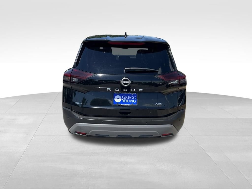 Used 2023 Nissan Rogue S AWD/4WD image 5