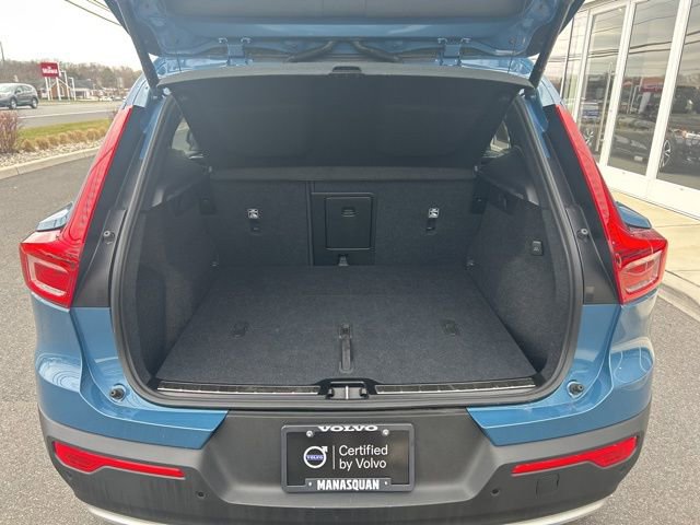 Certified 2025 Volvo XC40 B5 Plus image 11