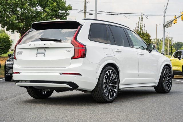 Used 2026 Volvo XC90 T8 Ultra w/ Protection Package Premier image 4
