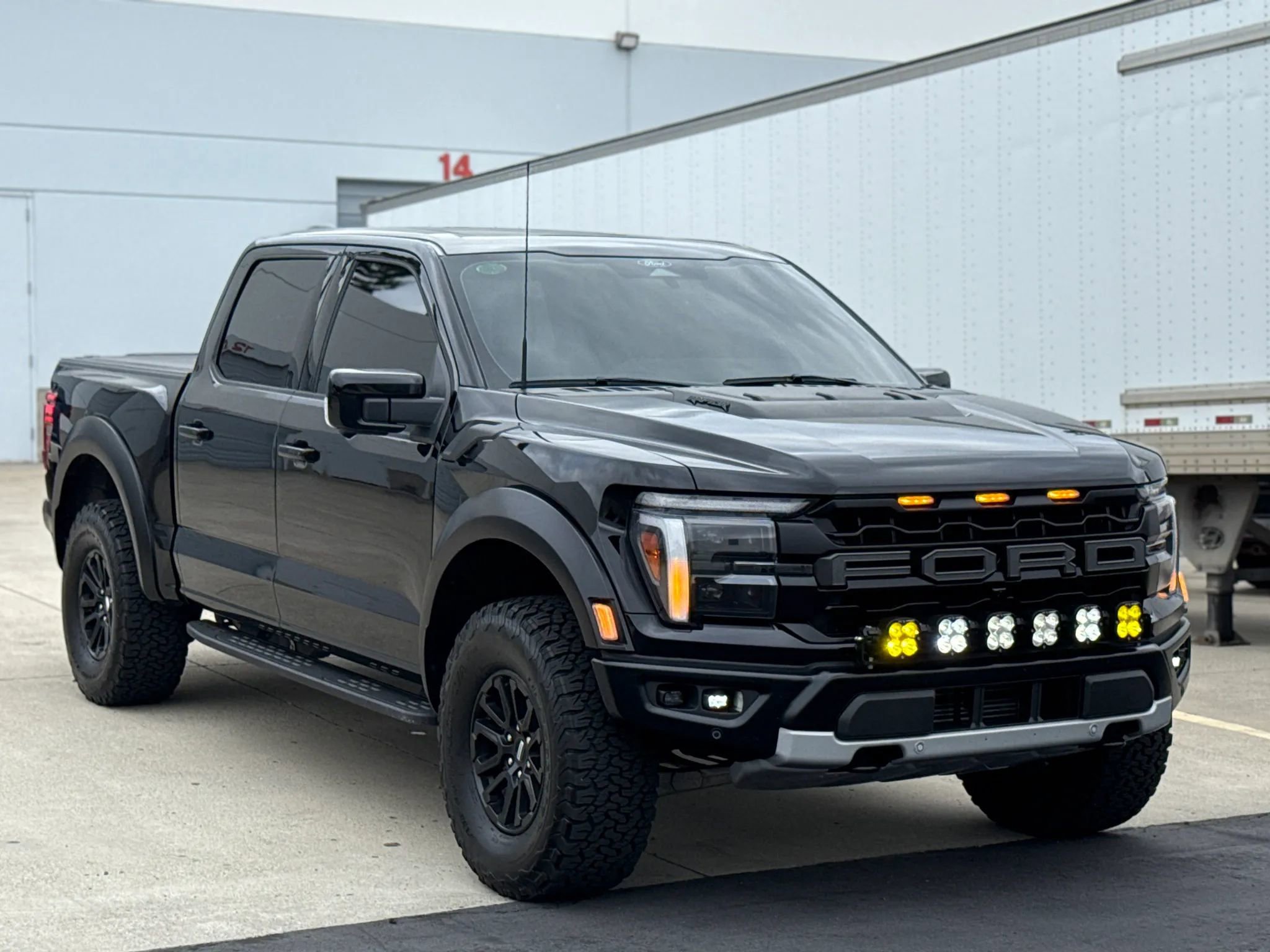 Used 2025 Ford F150 Raptor AWD/4WD image 1