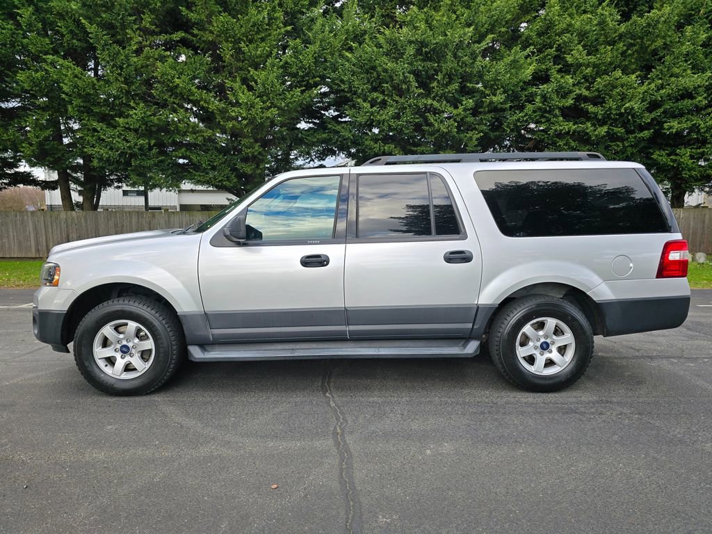 Used 2017 Ford Expedition EL XL w/ Equipment Group 101A image 3