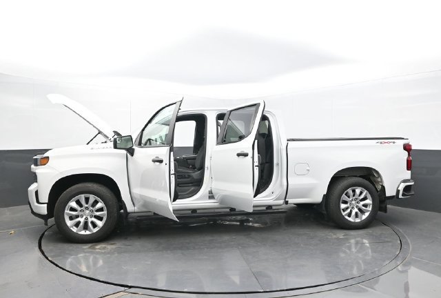 Used 2022 Chevrolet Silverado 1500 Custom w/ Safety Confidence Package AWD/4WD image 62