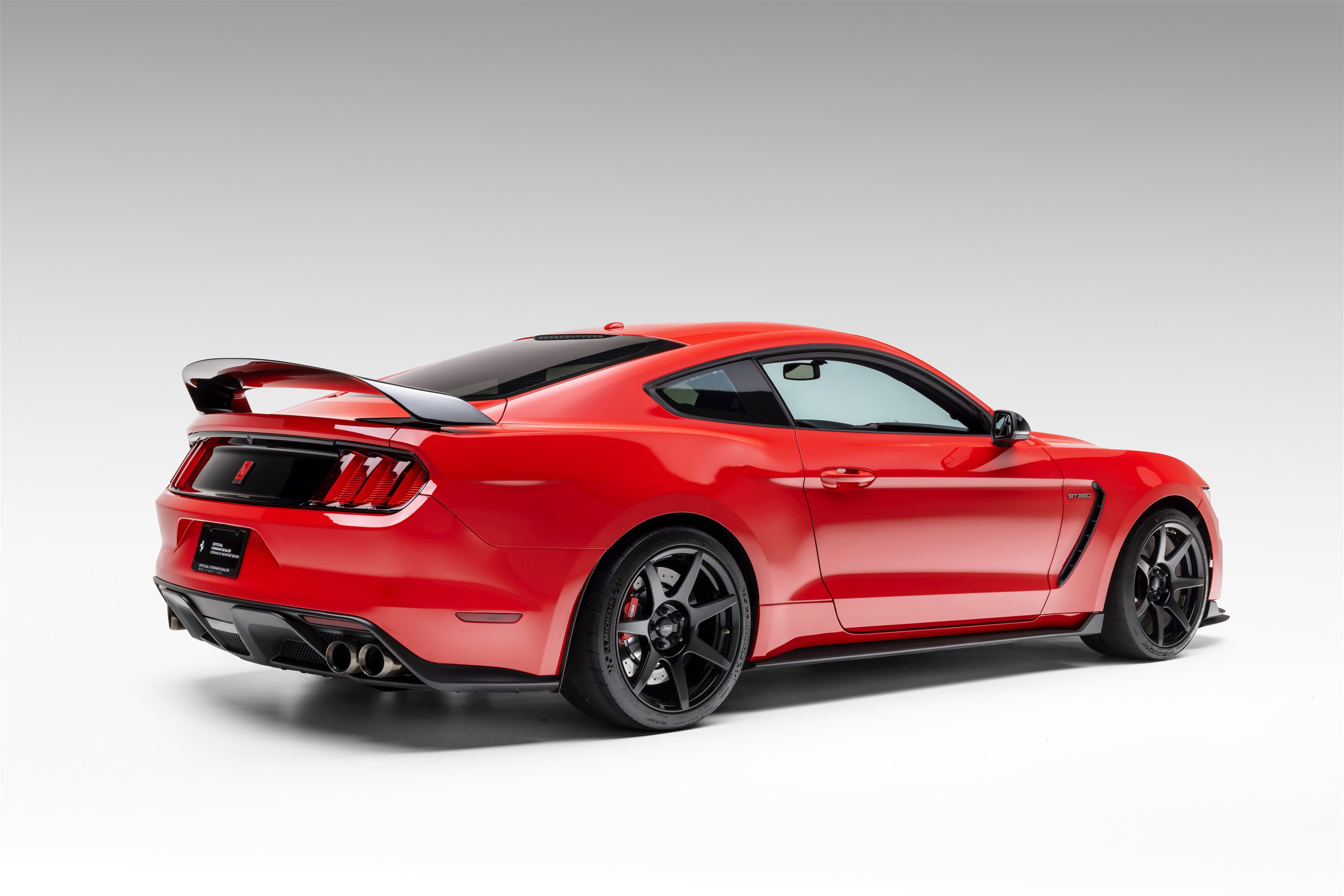 Used 2016 Ford Mustang Shelby GT350R w/ GT350R Equipment Group 920A image 12