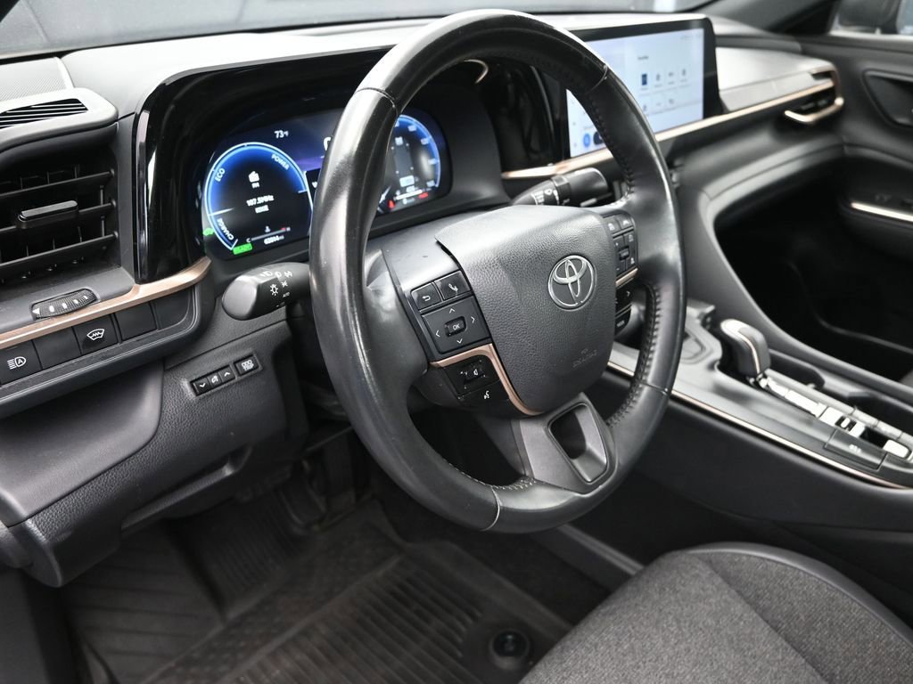 Used 2023 Toyota Crown XLE AWD/4WD image 12