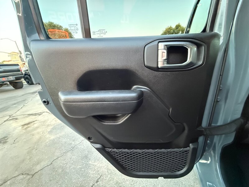 Used 2025 Jeep Wrangler Unlimited Sport AWD/4WD image 23