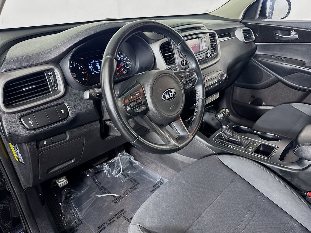 Used 2016 Kia Sorento LX w/ LX Convenience Package image 9