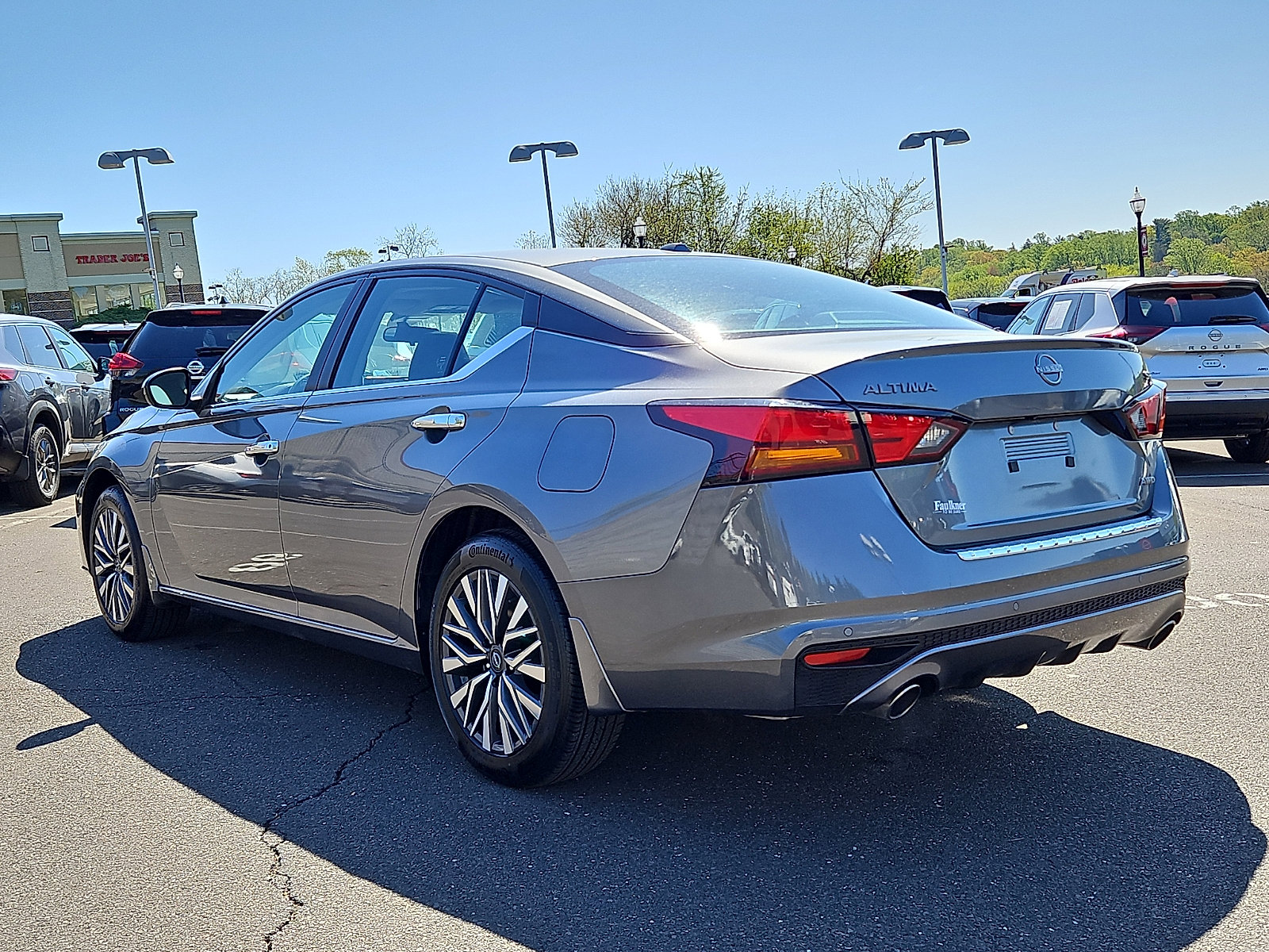 Certified 2023 Nissan Altima 2.5 SV w/ SV Premium Package AWD/4WD image 4