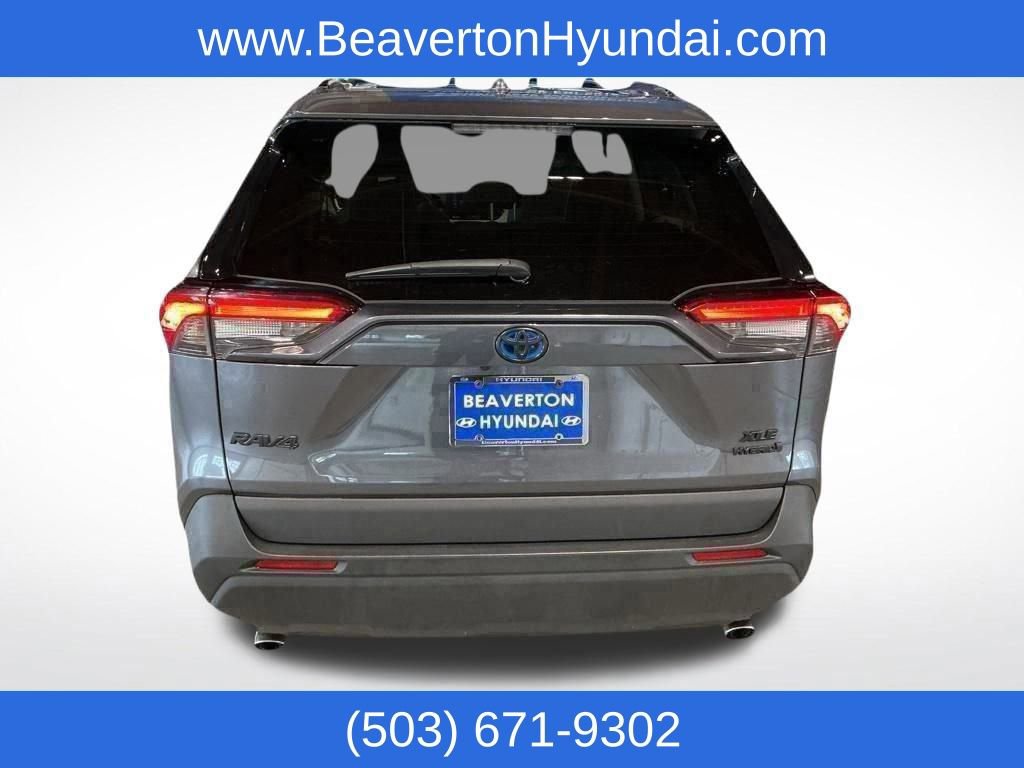 Used 2021 Toyota RAV4 XLE Premium image 16