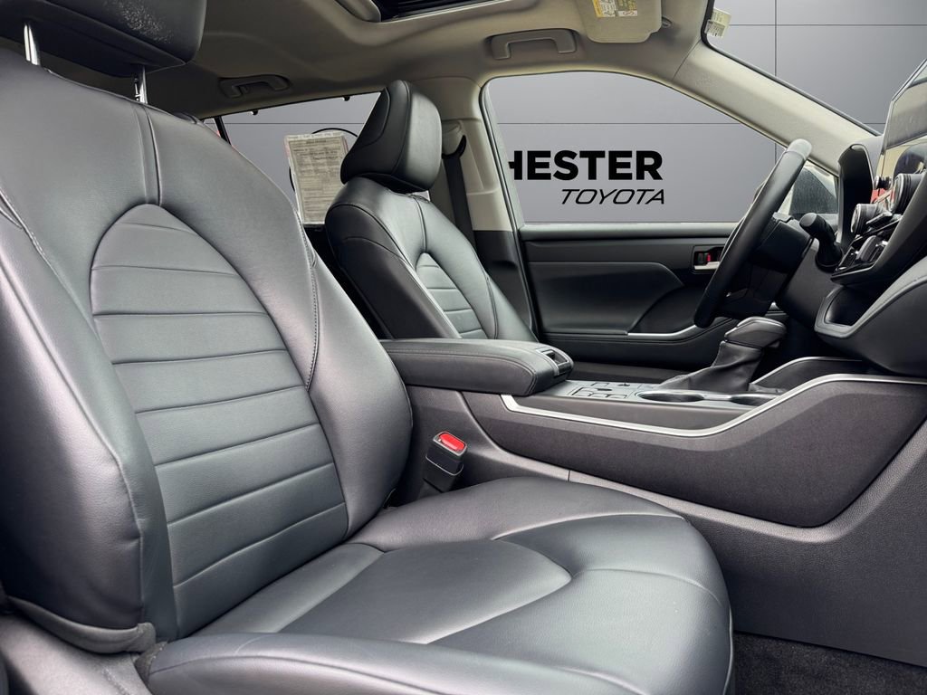 Certified 2023 Toyota Highlander XLE AWD/4WD image 17