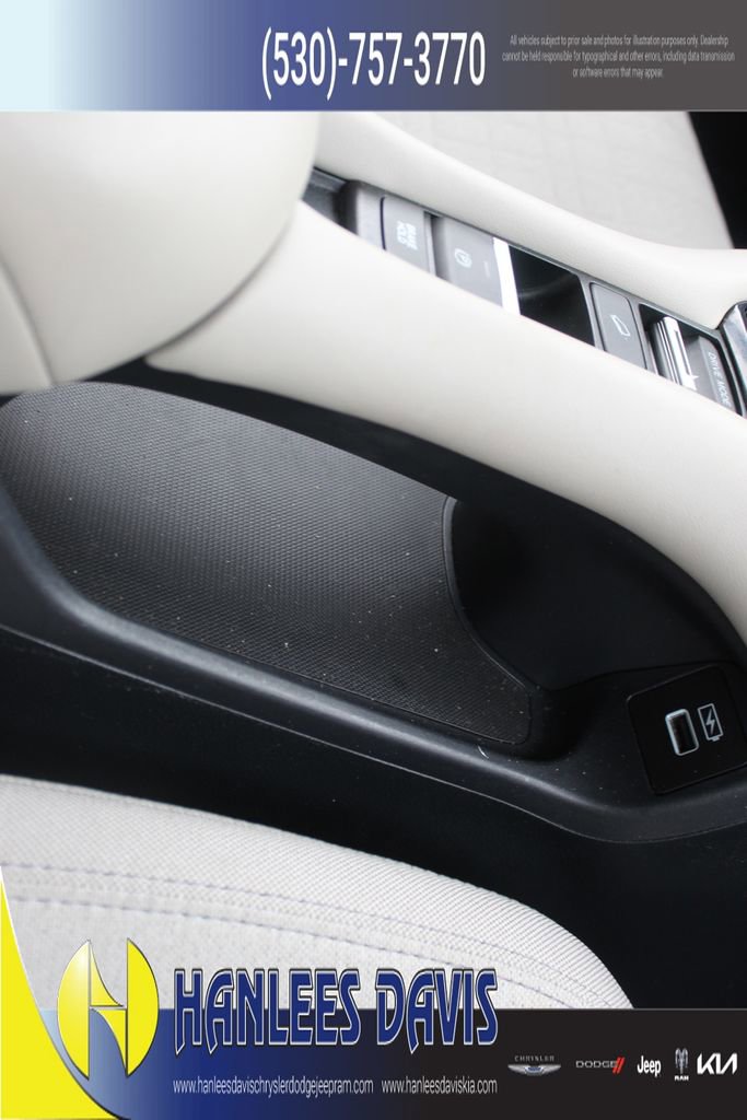 Used 2023 Honda HR-V LX image 17