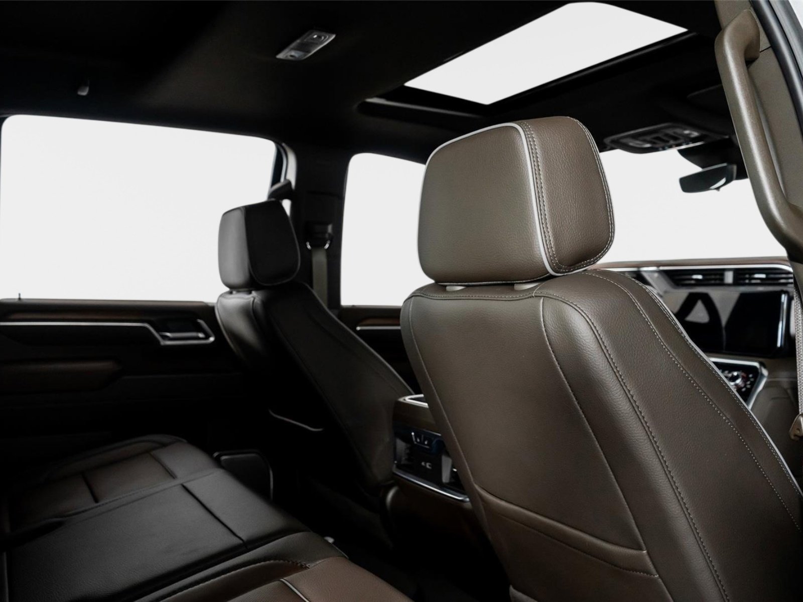 Used 2025 GMC Sierra 3500 Denali w/ Denali Reserve Package image 50